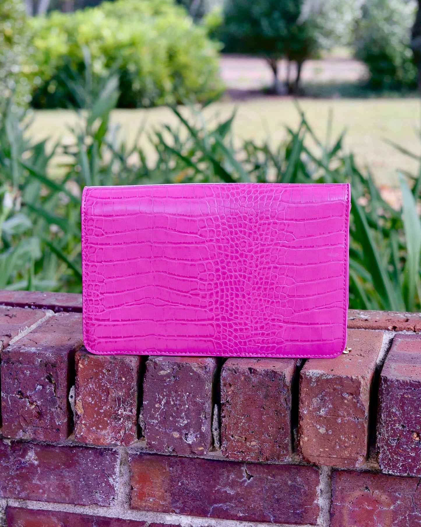 Caroline Hill - Bryn Clutch/Crossbody Hot Pink EC