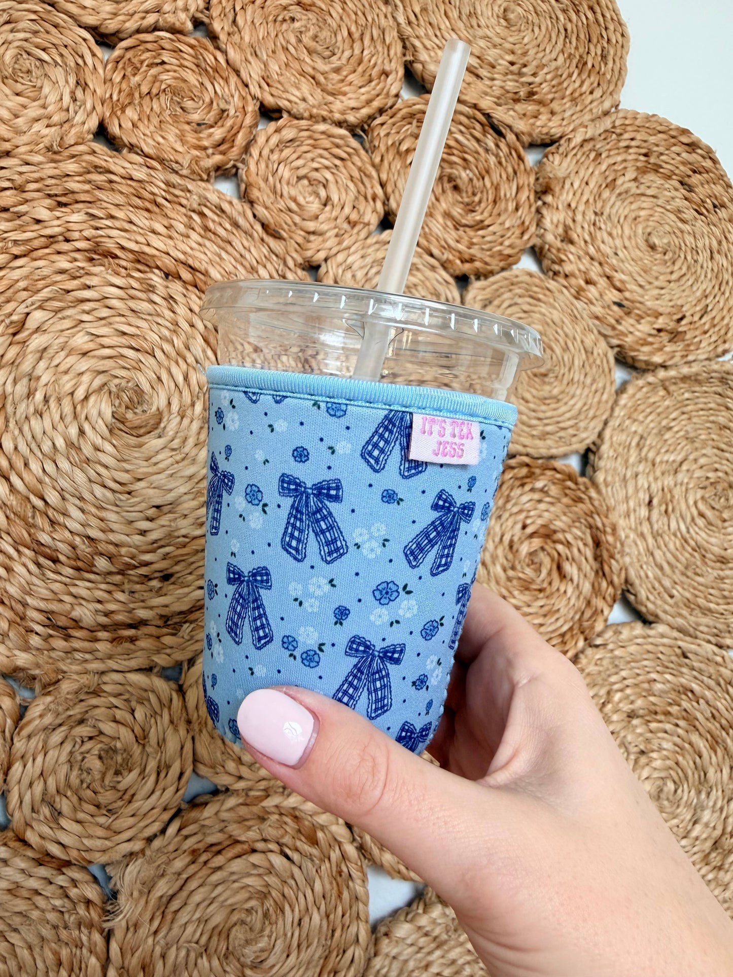 It's Tex Jess - Iced Coffee Sleeve - Blue Gingham Bows