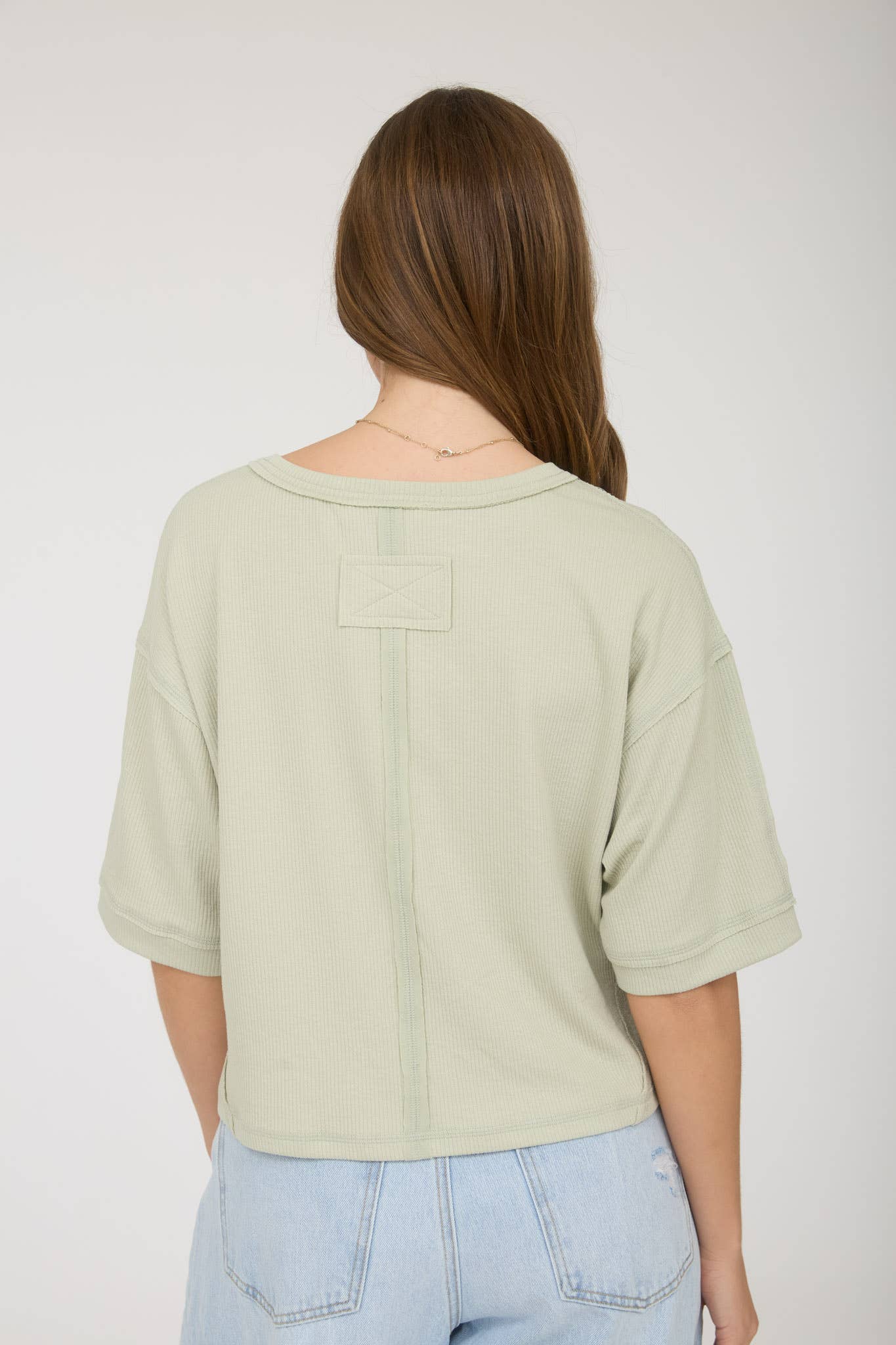 J.O.A - EXPOSED SEAM SHORT SLEEVE BOXY HENLEY KNIT TOP
