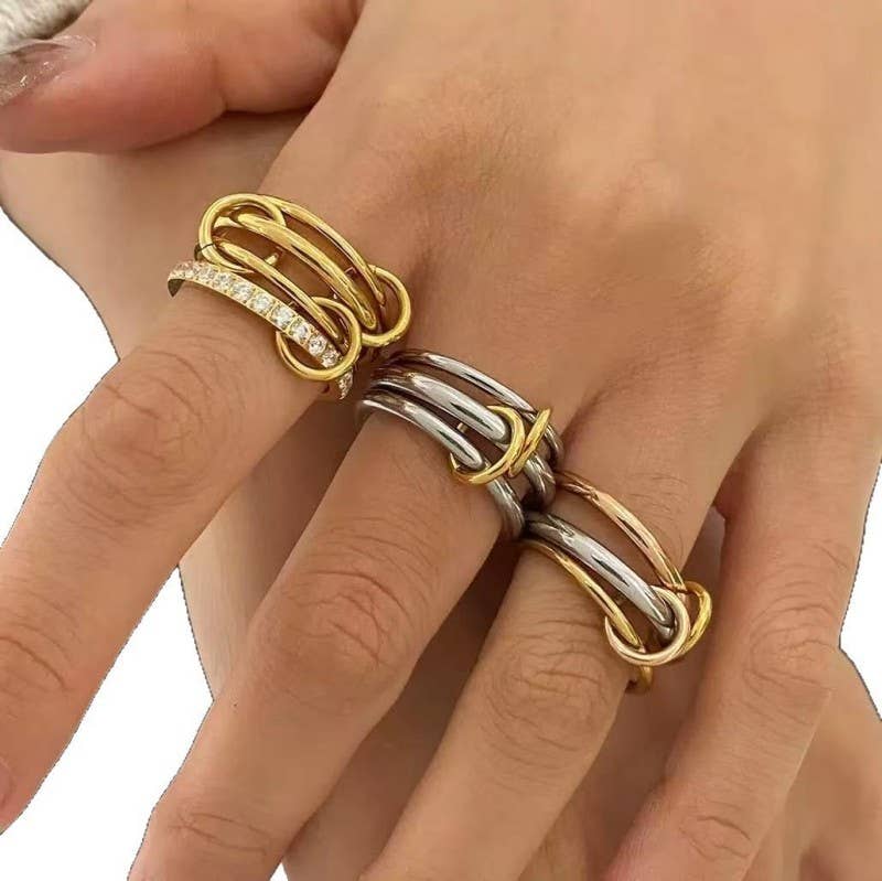 JOSSLYN by wall to wall - Stainless Steel Stackable Plain Band Rings Linked | 40R134