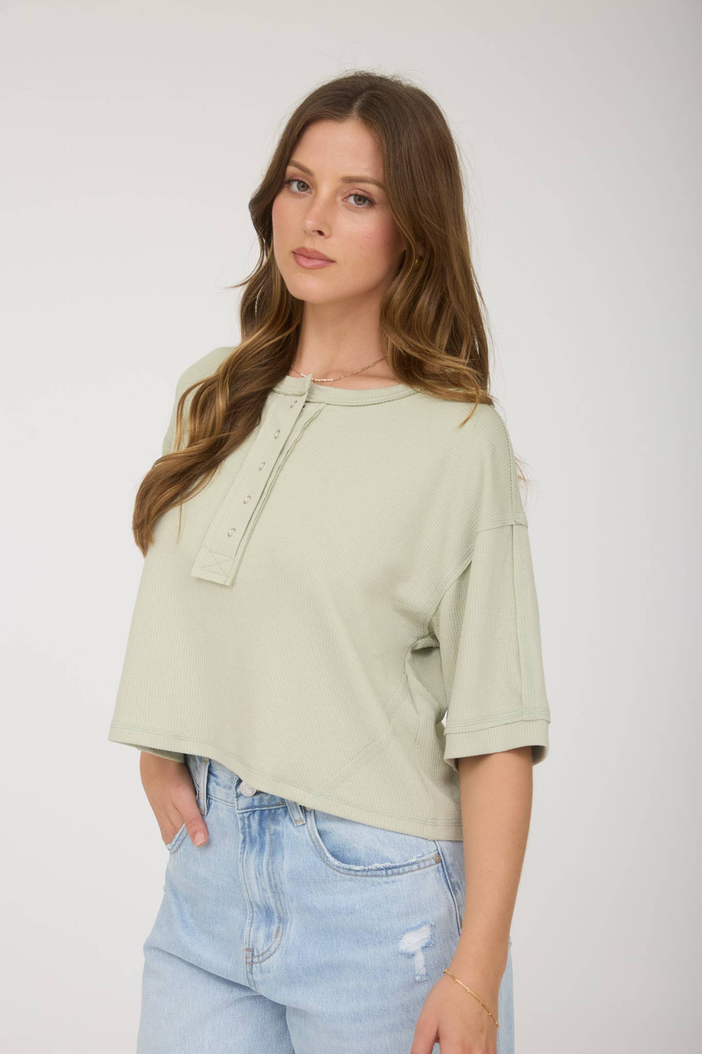J.O.A - EXPOSED SEAM SHORT SLEEVE BOXY HENLEY KNIT TOP