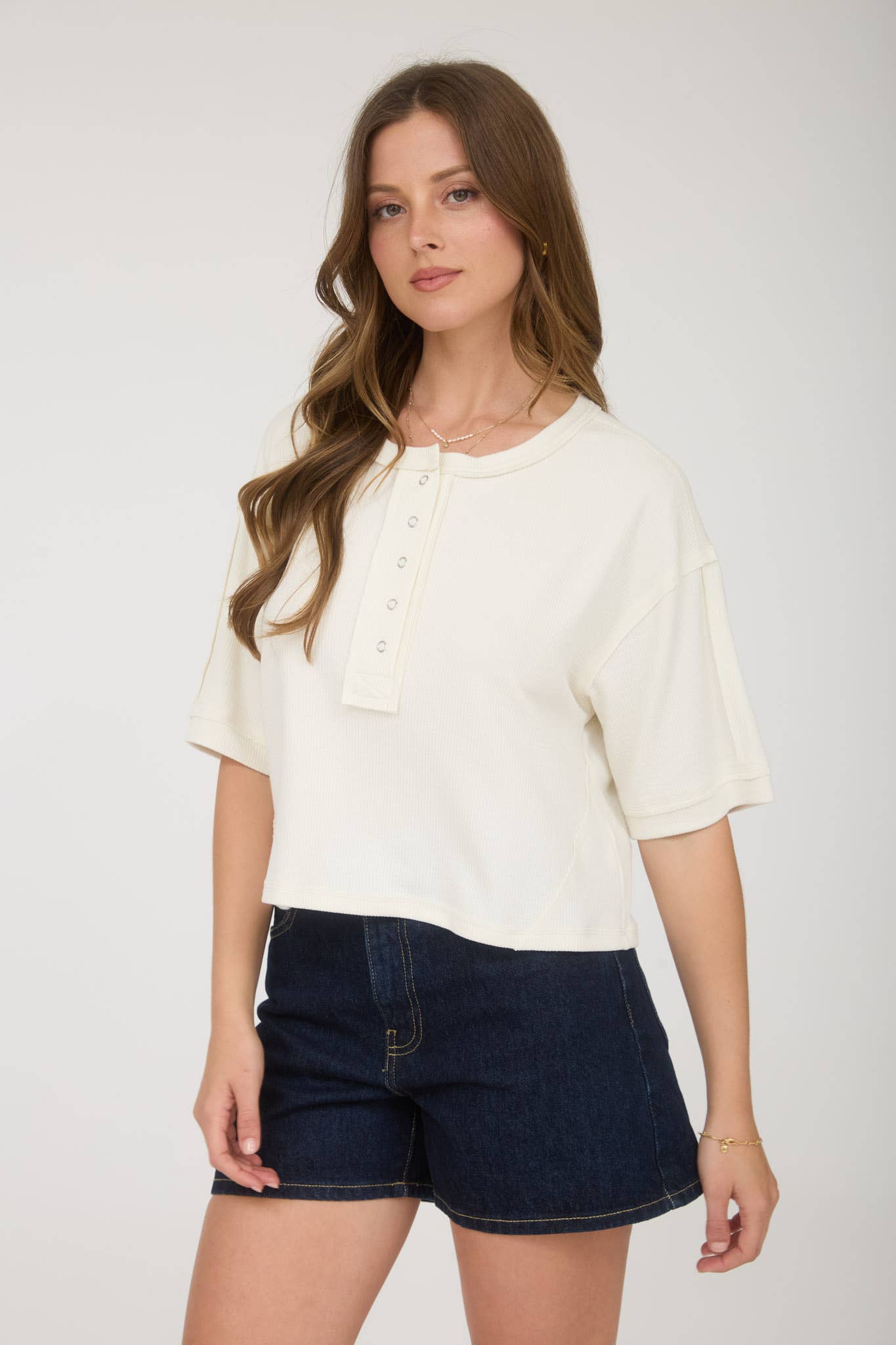 J.O.A - EXPOSED SEAM SHORT SLEEVE BOXY HENLEY KNIT TOP