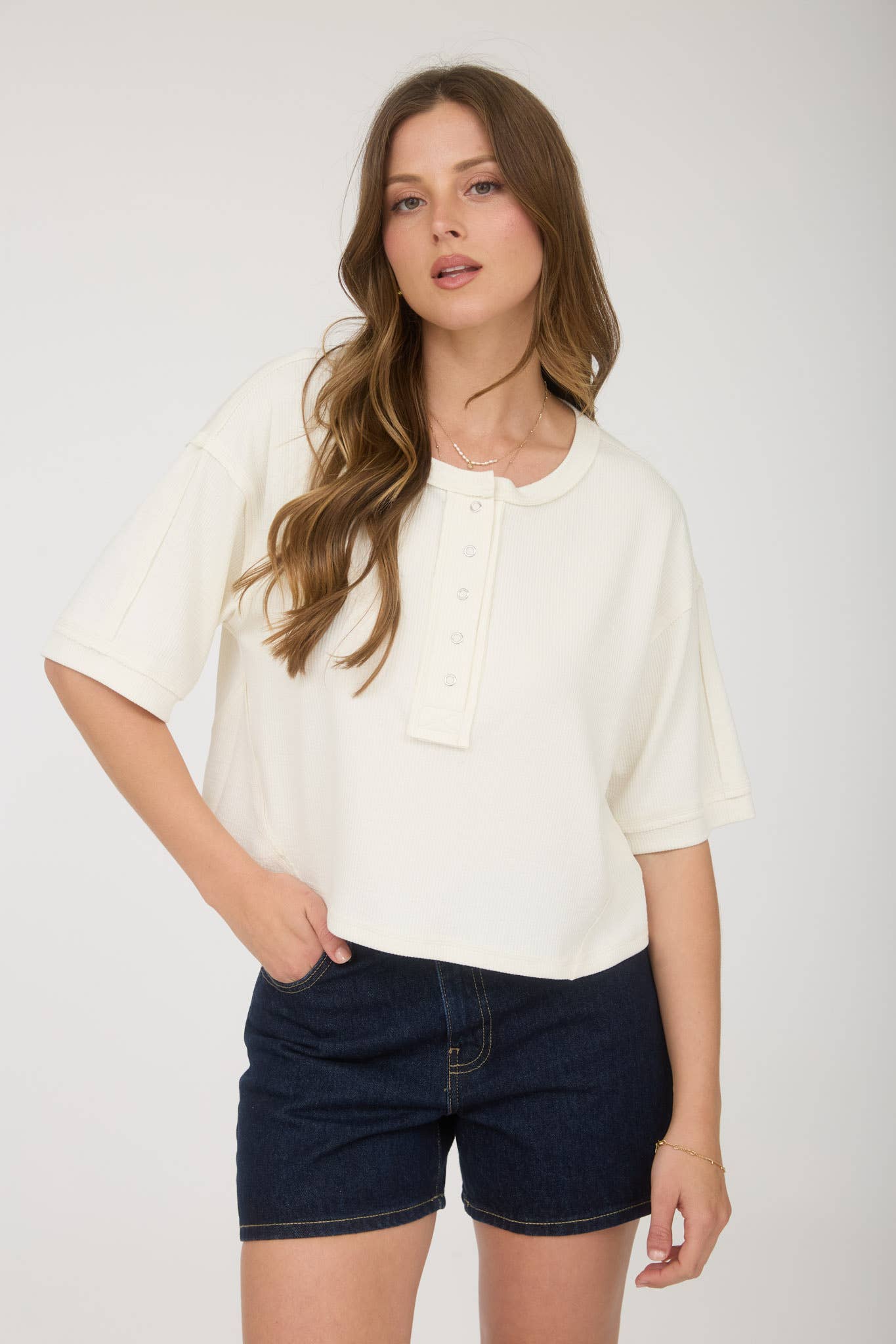 J.O.A - EXPOSED SEAM SHORT SLEEVE BOXY HENLEY KNIT TOP