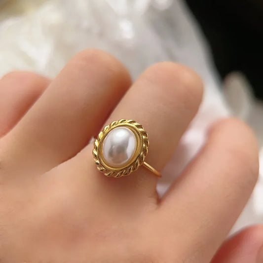 The Pearl Ring