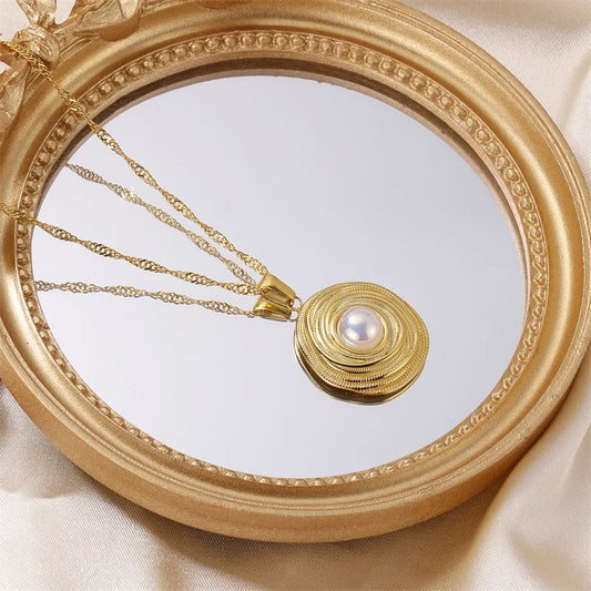 Center Pearl Necklace