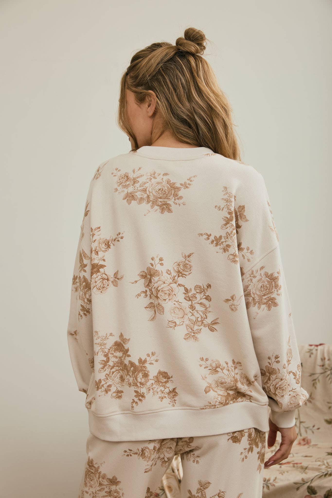 J.O.A - FLORAL TOILE LONG SLEEVE CREW NECK KNIT TOP