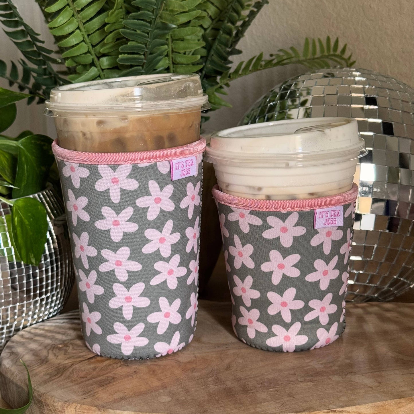 It's Tex Jess - Iced Coffee Sleeve - Green Floral